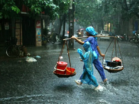 Miền Bắc chấm dứt đợt nắng nóng, chiều tối mưa to và dông