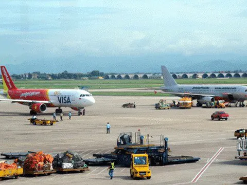 Thủ tướng: Ngành hàng không bắt đầu có hiện tượng cạnh tranh không lành mạnh