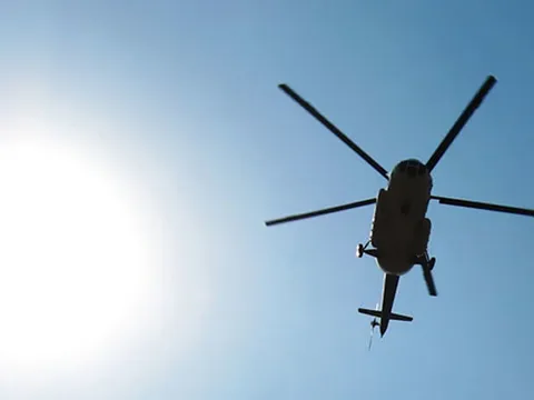 Indonesia: Trực thăng quân sự chở 12 người mất tích