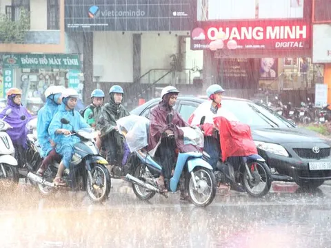 Ảnh hưởng của rãnh áp thấp, đêm nay Hà Nội có mưa rào và dông