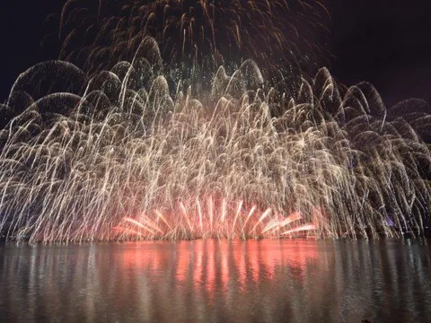 Lý do đưa đội pháo hoa Anh và Phần Lan vào vòng Chung kết DIFF 2019