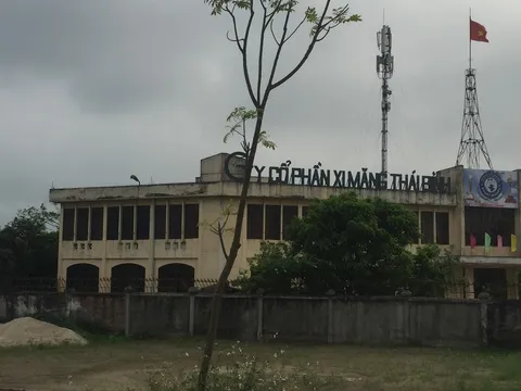 Thái Bình: Nhà máy xi măng gây ô nhiễm khói bụi ngay tại trung tâm TP