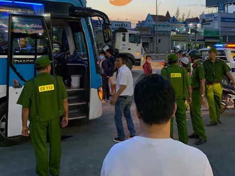 Truy tìm hai kẻ nghi 'ngáo đá' chặn xe khách cướp tài sản