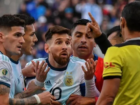 Chỉ trích CONMEBOL, Messi có thể bị cấm thi đấu hai năm cho Argentina