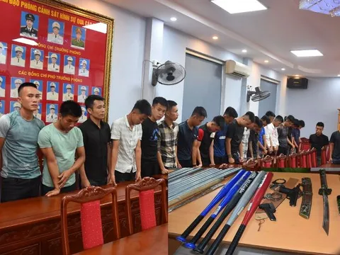 Triệu tập, tạm giữ 21 thanh niên mang đao kiếm, súng bắn bi tham gia hỗn chiến ở Thanh Hóa