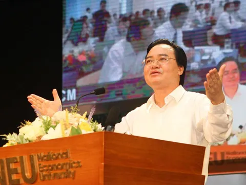 Bộ trưởng Phùng Xuân Nhạ băn khoăn khi nhiều trường chỉ chăm đầu vào bỏ ngỏ đầu ra