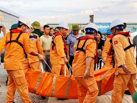 Hai thi thể ngư dân được tìm thấy gần khu vực chìm tàu cá ở Bạch Long Vĩ