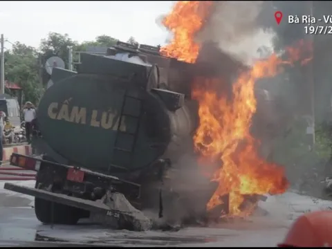 Hai ôtô cùng bốc cháy sau cú tông, hai cha con chết