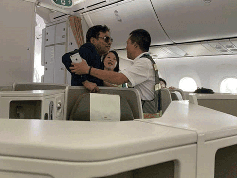 Cảng vụ hàng không lên tiếng việc đại gia địa ốc Đất Lành sàm sỡ cô gái trên máy bay