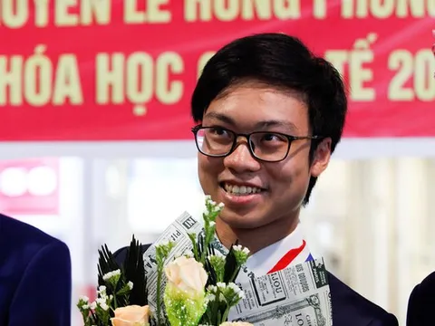 'Bí mật' của chàng trai Vàng đầu tiên đạt điểm tuyệt đối Olympic Hóa học quốc tế