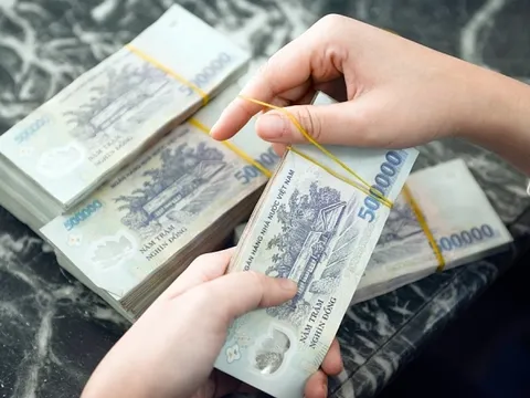 Hôm nay 1/8, lãi suất cho vay của các ngân hàng đồng loạt hạ