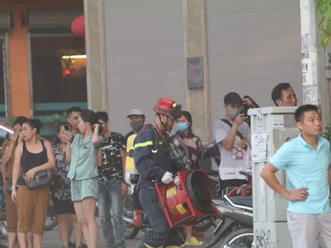 Cháy quán massage trên đường Trần Khát Chân nhiều người tháo chạy