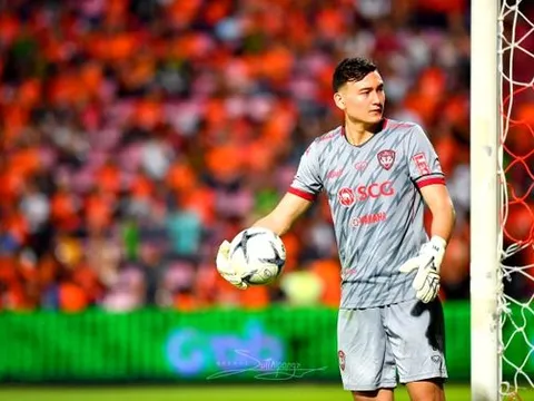 Văn Lâm mắc sai lầm, Muangthong bị cầm hòa đáng tiếc