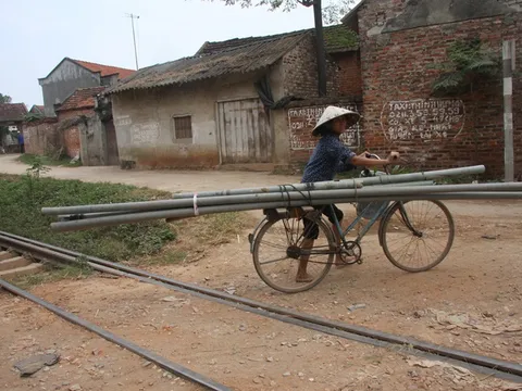 Đề xuất 2.500 tỷ đồng dẹp lối đi tự phát qua đường sắt