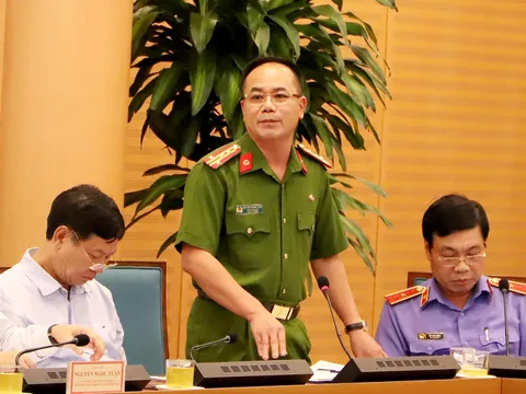 Vụ bé trai 6 tuổi trường Gateway chết trên xe: Giám định gen xác định nguyên nhân bé mặc 2 áo khác nhau