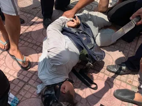 Bắt nghi phạm mang vật nghi là súng cướp chi nhánh ngân hàng Vietinbank ở Long Biên