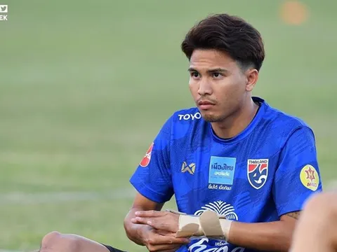 Đá thô bạo Quế Ngọc Hải, cầu thủ Thái Lan nhận gạch đá từ cổ động viên Việt