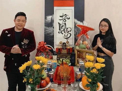 Phương Mỹ Chi bị nhắc nhở vì mặc hở khi thắp hương cúng Tổ nghiệp