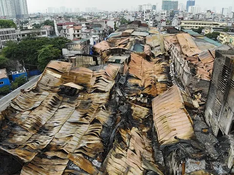 Vụ cháy công ty Rạng Đông: Mở thêm đường để đưa phế thải ra ngoài nhanh hơn
