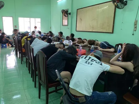 TP.HCM: Đột kích quán bar 386, tạm giữ 85 dân chơi có biểu hiện phê ma túy