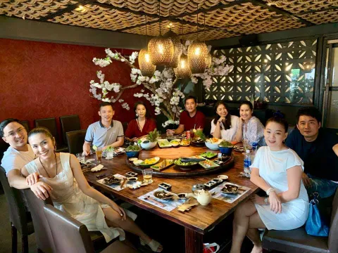 Tăng Thanh Hà tình tứ bên ông xã xóa tan tin đồn rạn nứt