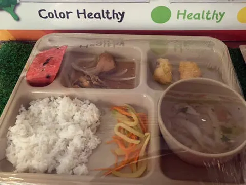 Trường quốc tế Việt Úc xin lỗi vì suất ăn bán trú bị tố cắt xén