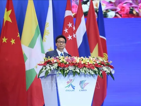 Phó Thủ tướng Vũ Đức Đam dự Hội nghị Thượng đỉnh thương mại-đầu tư Trung Quốc-ASEAN