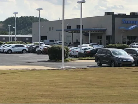 Bé 11 tháng tuổi tử vong vì bị cha bỏ quên trong ô tô