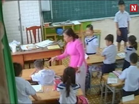 TP.HCM: Phẫn nỗ cảnh giáo viên chủ nhiệm bạt tai, đánh đập hàng loạt học sinh lớp 2