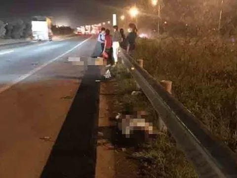 Băng qua đường cao tốc, nhóm công nhân bị xe khách đâm tử vong 2 người