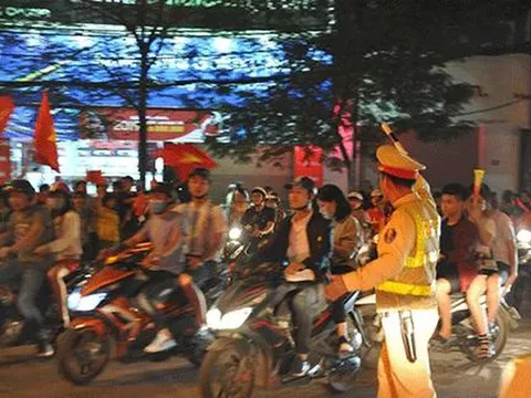 Công an Hà Nội huy động 100% lực lượng chống đua xe, đốt pháo trong trận Việt Nam - Malaysia