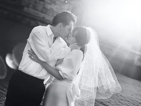 Sau Đông Nhi, Ông Cao Thắng tiếp tục khoe ảnh xác nhận thông tin kết hôn