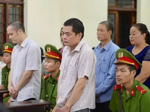 Sáng nay (14/10), loạt cựu quan chức Hà Giang tái hầu tòa vụ sửa điểm thi THPT Quốc gia