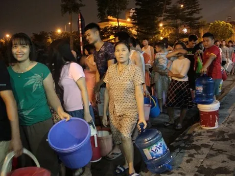 Công ty Sông Đà tạm ngừng cấp nước sau sự cố nhiễm dầu, súc xả thau rửa toàn bộ đường ống