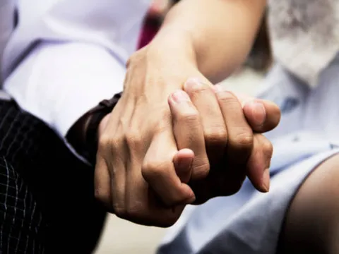 Hãy yêu kẻ biết vì nhau mà thay đổi