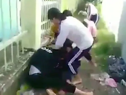 Công an vào cuộc vụ 2 nữ sinh lớp 8 đánh túi bụi, giật tóc dã man 4 bé gái lớp 6