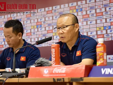 HLV Park Hang-seo: 'Giờ là lúc để toàn đội tập trung toàn lực cho trận đấu với Thái Lan'