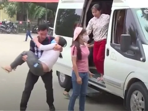 Nghi hít phải khí độc, hàng trăm công nhân ở Vĩnh Phúc nhập viện cấp cứu