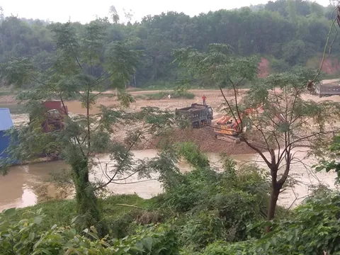 Thái Nguyên: Khai thác cát trái phép trên địa bàn xã Minh Đức, TX Phổ Yên