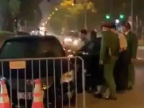 VFF đình chỉ tài xế lái xe biển xanh gây tai nạn rồi bỏ chạy ở Hà Nội