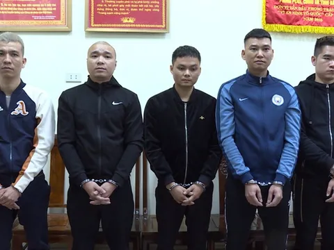 Triệt phá đường dây cá độ bóng đá gần 100 tỷ đồng, chuyên uy hiếp đòi nợ bằng chất bẩn