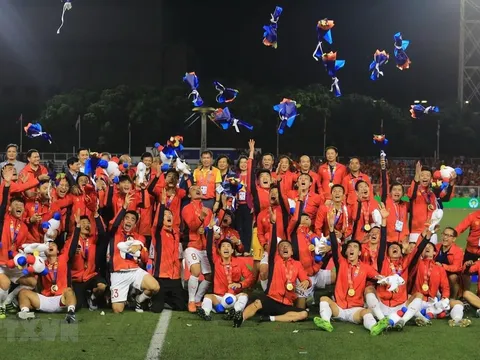 Chiều nay đội tuyển bóng đá về, khuyến cáo hành khách đến sân bay Nội Bài sớm