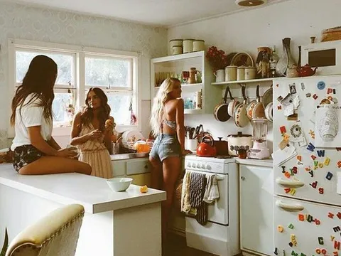 Đừng bắt con gái chờ đợi quá lâu, thanh xuân của họ rất chóng tàn...