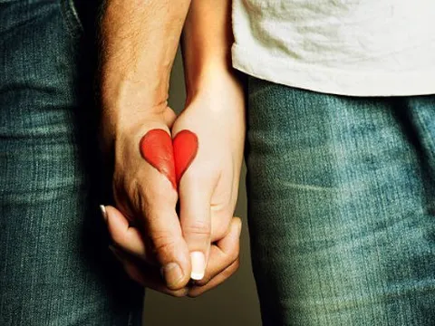 Đủ yêu thì giữ, đủ buồn thì buông