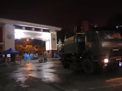 Cách ly toàn bộ người mua cơm tại Bệnh viện Bạch Mai từ ngày 10/3