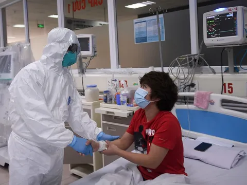 Bộ Y tế: 3 bệnh nhân nặng tiến triển tốt lên, 60 ca đã âm tính lần 1 với Covid-19