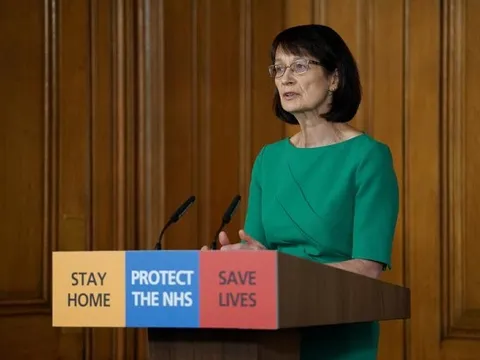 Hai bác sĩ đầu tiên tử vong do Covid-19 tại Anh