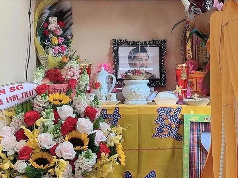 NSND Hồng Vân tâm sự đầy xúc động khi tới viếng mộ nghệ sĩ Anh Vũ