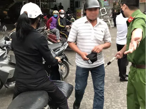 Xử phạt nhiều trường hợp không đeo khẩu trang nơi công cộng