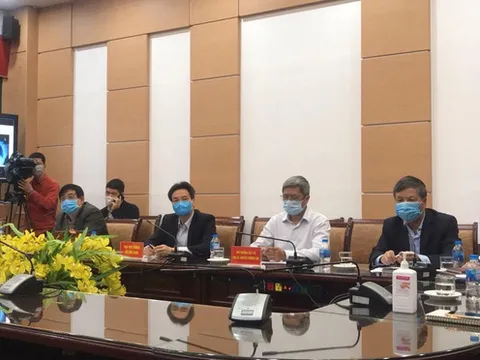 Bệnh nhân 88 tuổi mắc Covid-19 diễn biến nặng, phải dùng máy thở